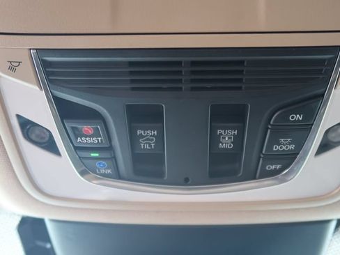 Used 2022 Acura MDX FWD w/ Technology Package image 30