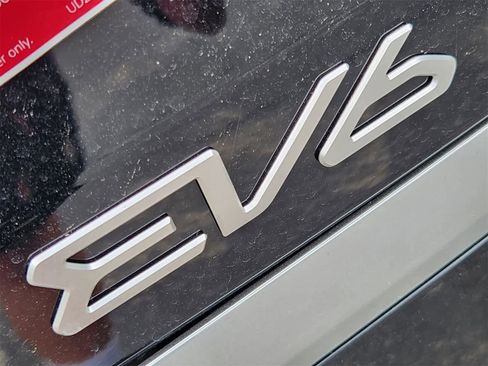 New 2025 Kia EV6 Light image 8