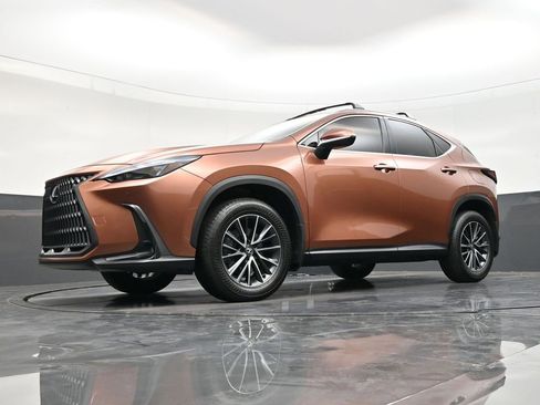 Used 2025 Lexus NX 250 FWD w/ Accessory Package (A2) image 21