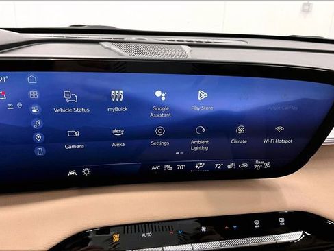 Used 2025 Buick Enclave Preferred w/ Power Package image 26