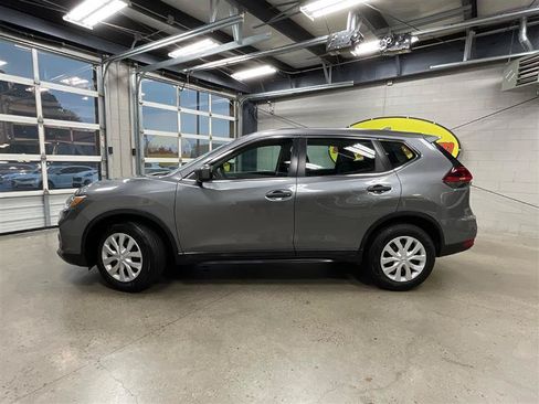 Used 2020 Nissan Rogue S FWD image 2