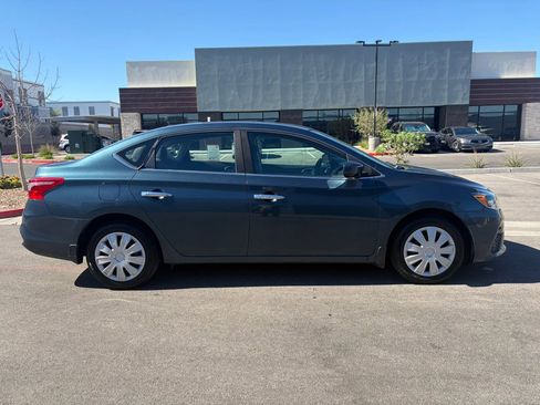 Used 2017 Nissan Sentra SV image 4