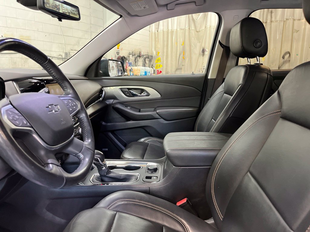Used 2021 Chevrolet Traverse RS FWD image 18