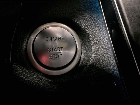 Used 2019 Mercedes-Benz GLC 300 4MATIC Coupe image 31