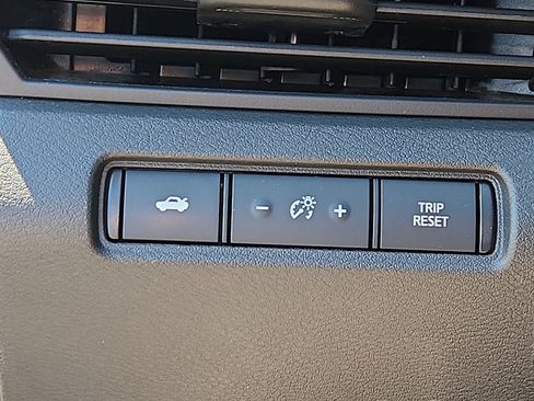 Used 2023 Nissan Altima 2.5 SR FWD image 25