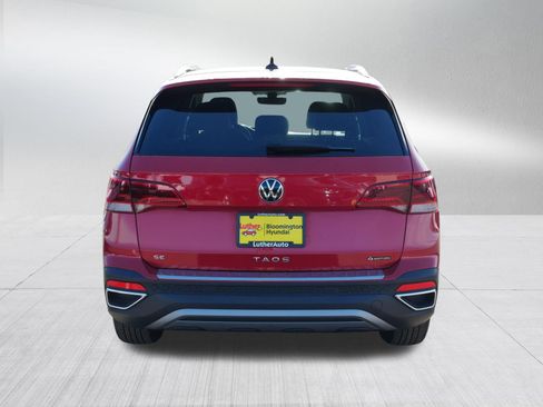 Used 2024 Volkswagen Taos SE image 6