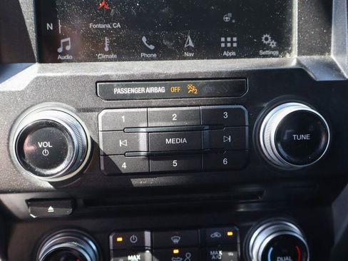 Used 2018 Ford F150 Platinum w/ Equipment Group 701A Luxury image 36