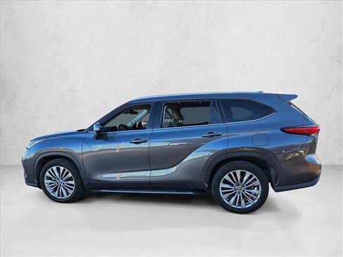 Used 2021 Toyota Highlander Platinum image 8