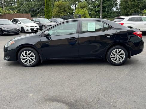 Used 2018 Toyota Corolla FWD image 4
