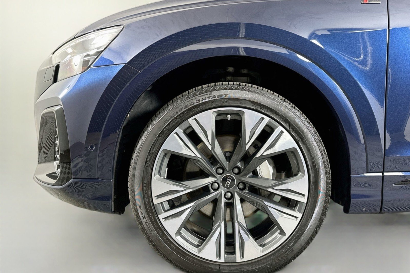 Used 2025 Audi Q8 Premium Plus AWD/4WD image 12