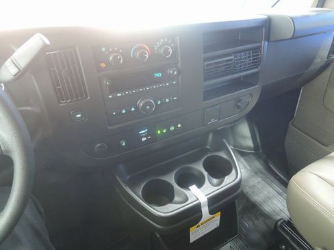 New 2026 Chevrolet Express 2500 Work Van w/ Driver Convenience Package image 15