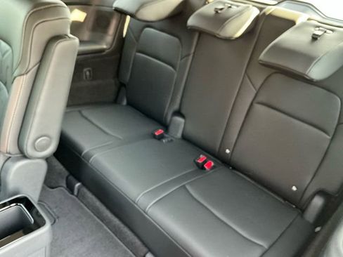 New 2026 Nissan Pathfinder Platinum image 18