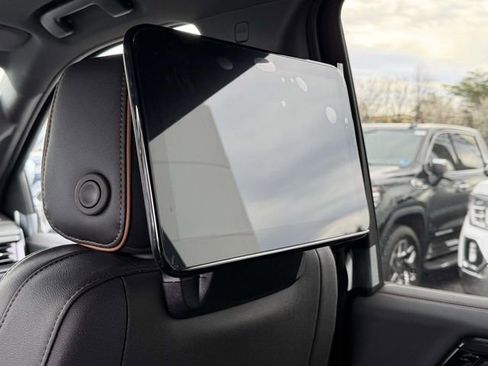 New 2026 GMC Yukon XL AT4 w/ AT4 Premium Plus Package image 8