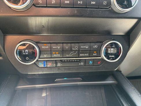 Used 2020 Ford Expedition XLT w/ Equipment Group 202A RWD image 24