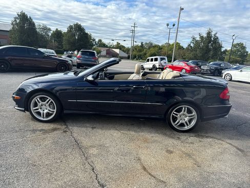 Used 2009 Mercedes-Benz CLK 550 Cabriolet w/ Premium I Pkg image 22