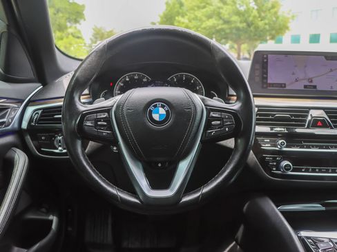 Used 2018 BMW 530i xDrive AWD/4WD image 28