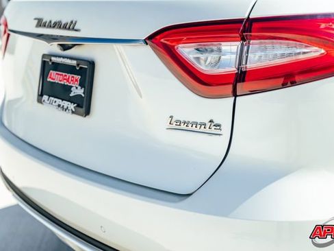 Used 2019 Maserati Levante Trofeo AWD/4WD image 38
