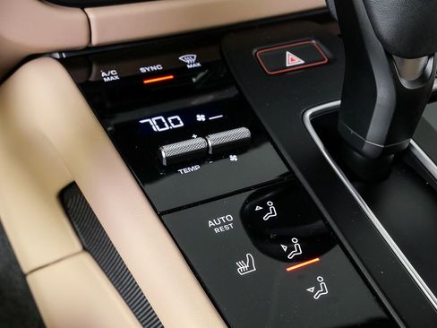 Certified 2023 Porsche Macan Turbo AWD/4WD image 18