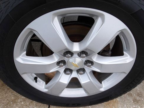 Used 2016 Chevrolet Traverse LT w/ Style and Technology Package FWD image 47