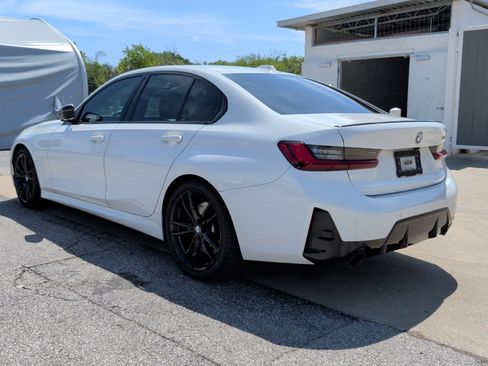 Used 2023 BMW 330i Sedan w/ M Sport Package RWD image 9