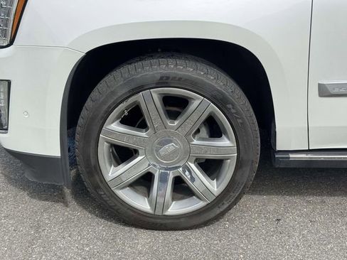 Used 2019 Cadillac Escalade Premium Luxury RWD image 15
