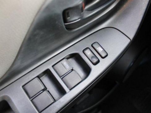 Used 2017 Toyota Yaris L image 43