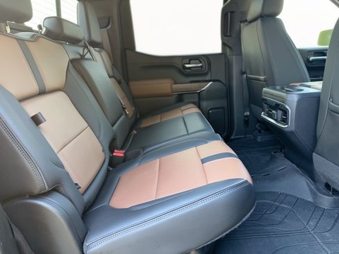Used 2022 Chevrolet Silverado 1500 High Country w/ Technology Package AWD/4WD image 29