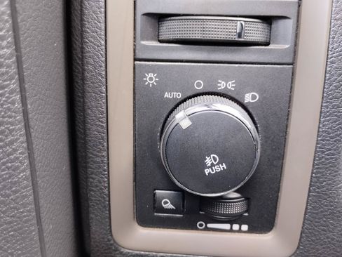Used 2012 RAM 1500 Express RWD image 28