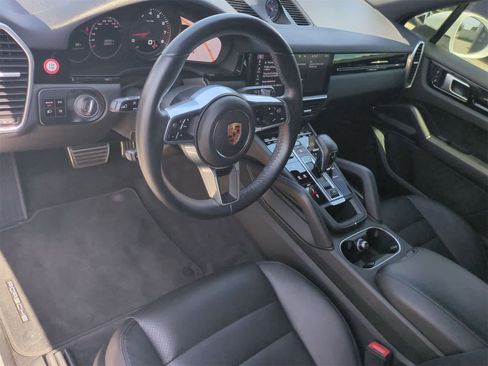 Used 2020 Porsche Cayenne S image 10