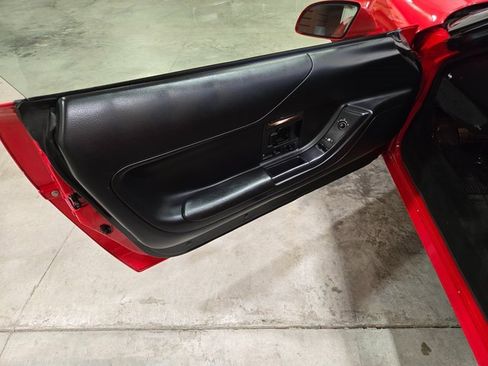 Used 1996 Chevrolet Corvette Coupe image 9