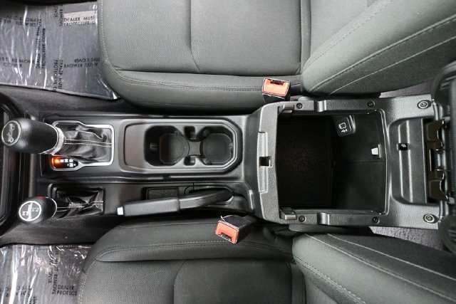 Used 2019 Jeep Wrangler Unlimited Sahara AWD/4WD image 28