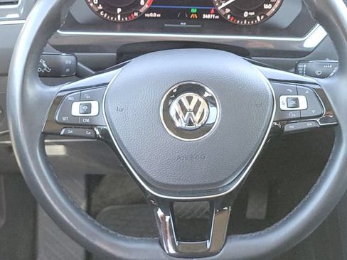Used 2018 Volkswagen Tiguan SEL Premium AWD/4WD image 13