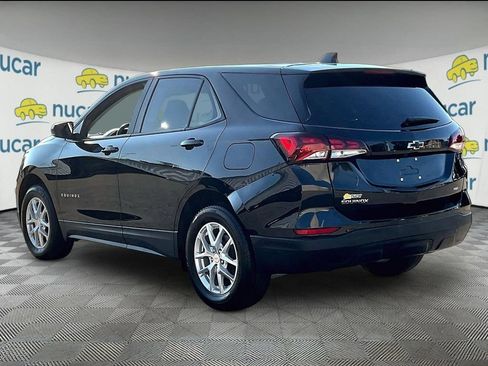 Used 2024 Chevrolet Equinox LS w/ LS Convenience Package AWD/4WD image 4