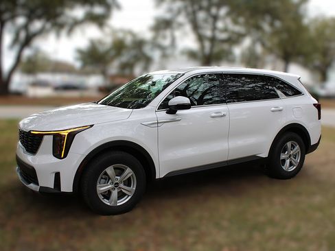 New 2026 Kia Sorento LX FWD image 15