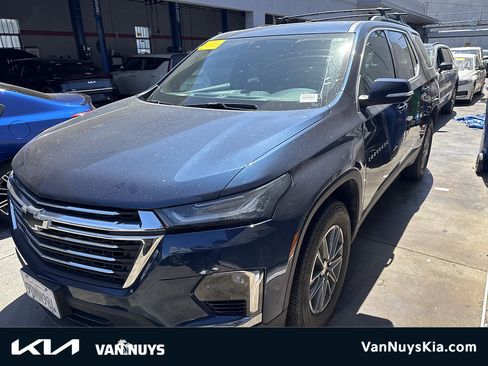 Used 2022 Chevrolet Traverse LT w/ LPO, Cargo Package FWD image 1