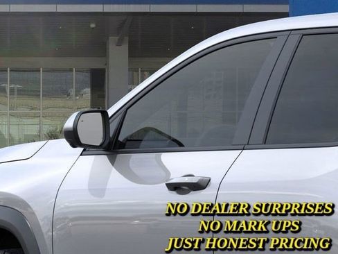 New 2026 Chevrolet Equinox LT w/ Safety and Technology Package FWD image 12