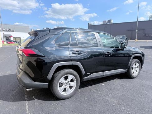 Used 2020 Toyota RAV4 XLE w/ Convenience Package AWD/4WD image 5