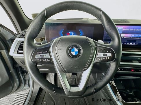 Used 2024 BMW X5 xDrive40i w/ Premium Package AWD/4WD image 11