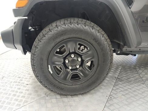 Used 2025 Jeep Wrangler Sport image 15