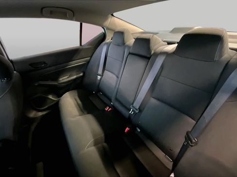 Used 2025 Nissan Altima 2.5 SV FWD image 18