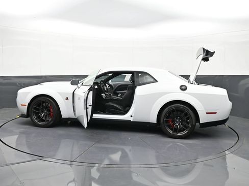 Used 2022 Dodge Challenger R/T Scat Pack RWD image 43