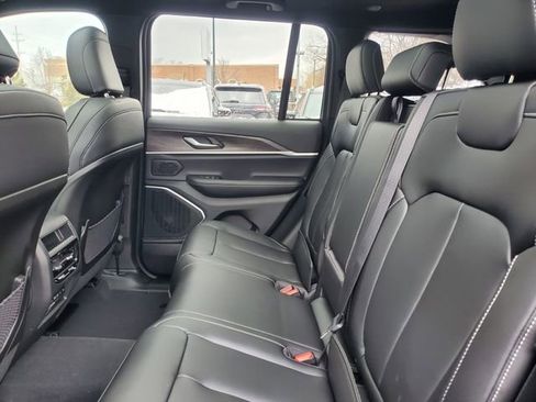 New 2026 Jeep Grand Cherokee Limited AWD/4WD image 15
