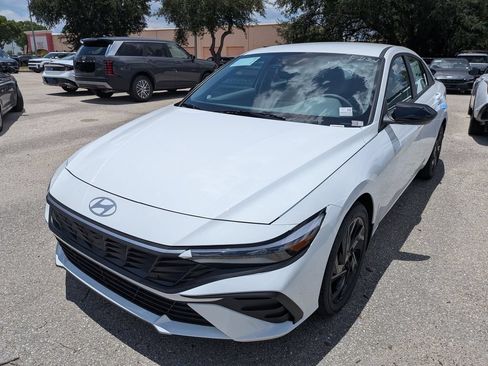 New 2026 Hyundai Elantra SE FWD image 6