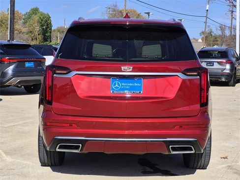 Used 2021 Cadillac XT6 Premium Luxury image 5