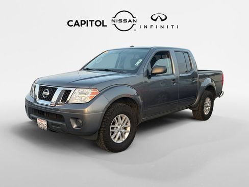 Used 2017 Nissan Frontier SV image 1