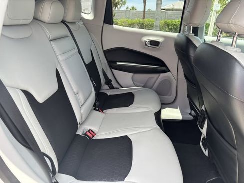 Used 2018 Jeep Compass Latitude w/ Popular Equipment Group FWD image 24
