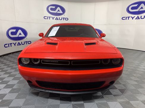 Used 2015 Dodge Challenger SXT w/ Driver Convenience Group image 8