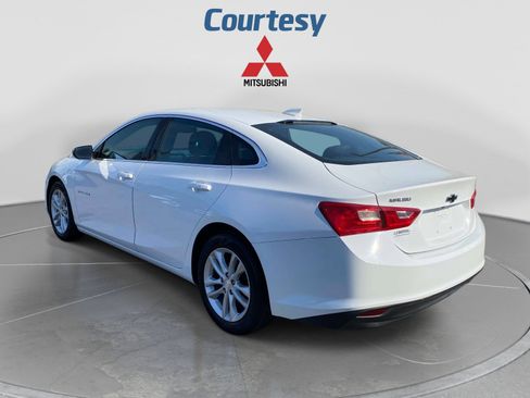 Used 2018 Chevrolet Malibu LT w/ LPO, Convenience Package 2 FWD image 3