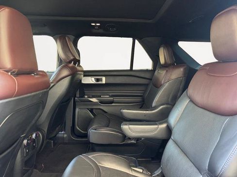 Certified 2020 Ford Explorer Platinum w/ Premium Technology Package AWD/4WD image 13