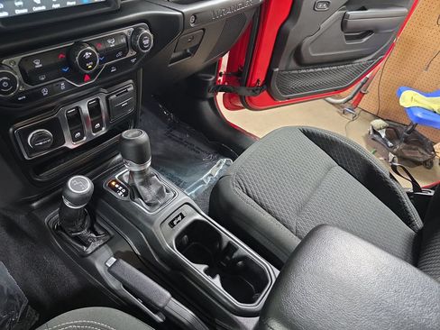 Used 2021 Jeep Wrangler Sport AWD/4WD image 24